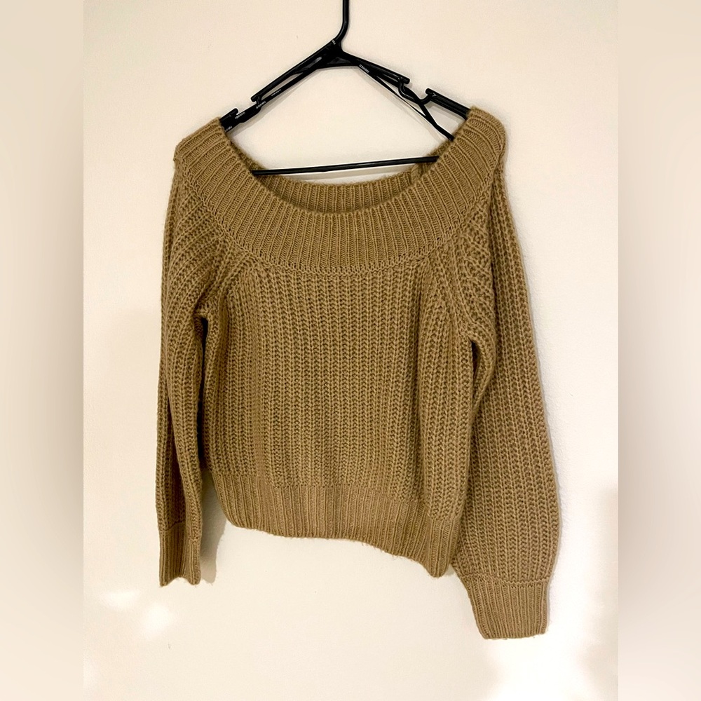 Sweater - medium - forever 21
